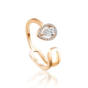 A ring with 19 round brilliant and 1 pear diamond with a brilliant touch in 18k Rose Gold MDL282