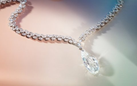 DIAMOND AND COLOURED DIAMOND PENDANT NECKLACE